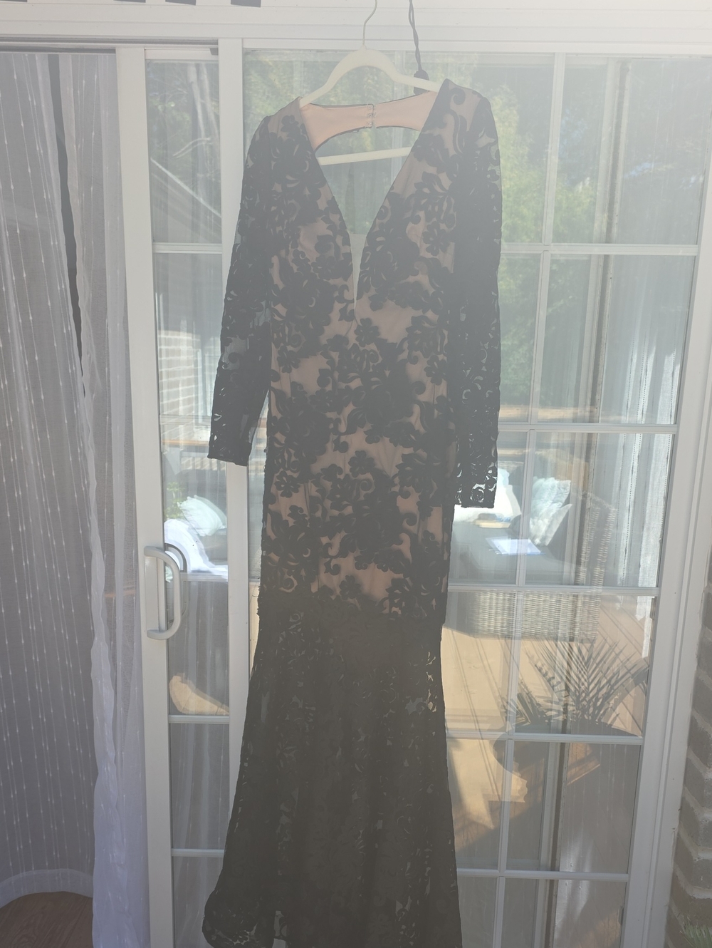 Black Lace V-Neck Long Sleeve Evening Dress